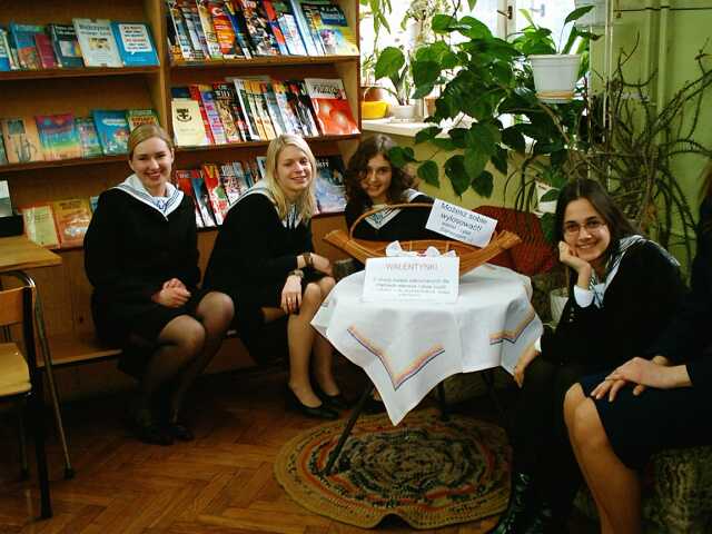 Ania, Lidka, Michasia i Karolina - nasze Maturzystki 2004